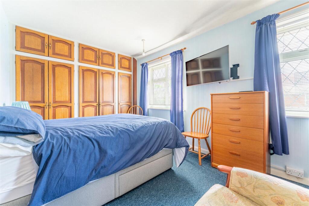 49 Homefarm Bed 1.jpg