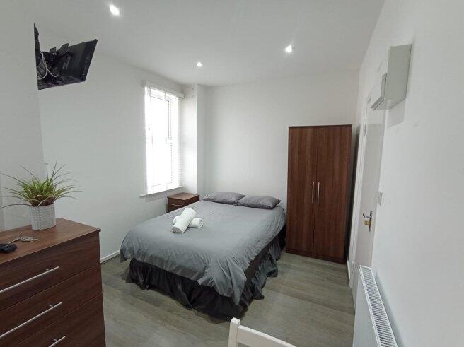 blenheim-gardens-nw2-4nt-983159