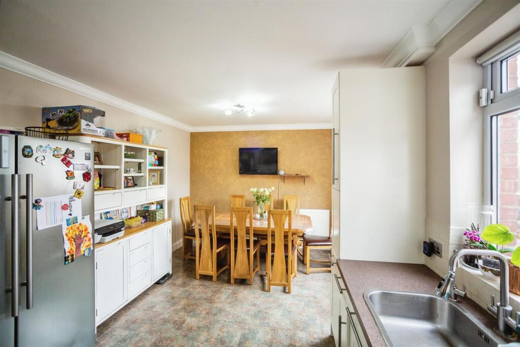 Kitchen Diner vs2.jpg