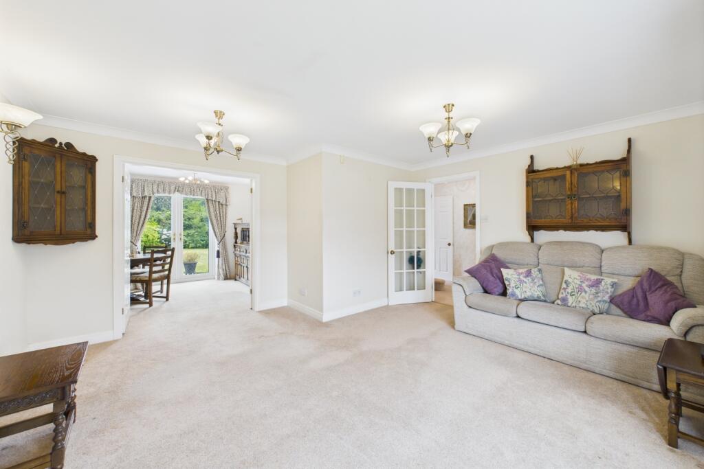 CAM03162G0-PR0312-STILL010