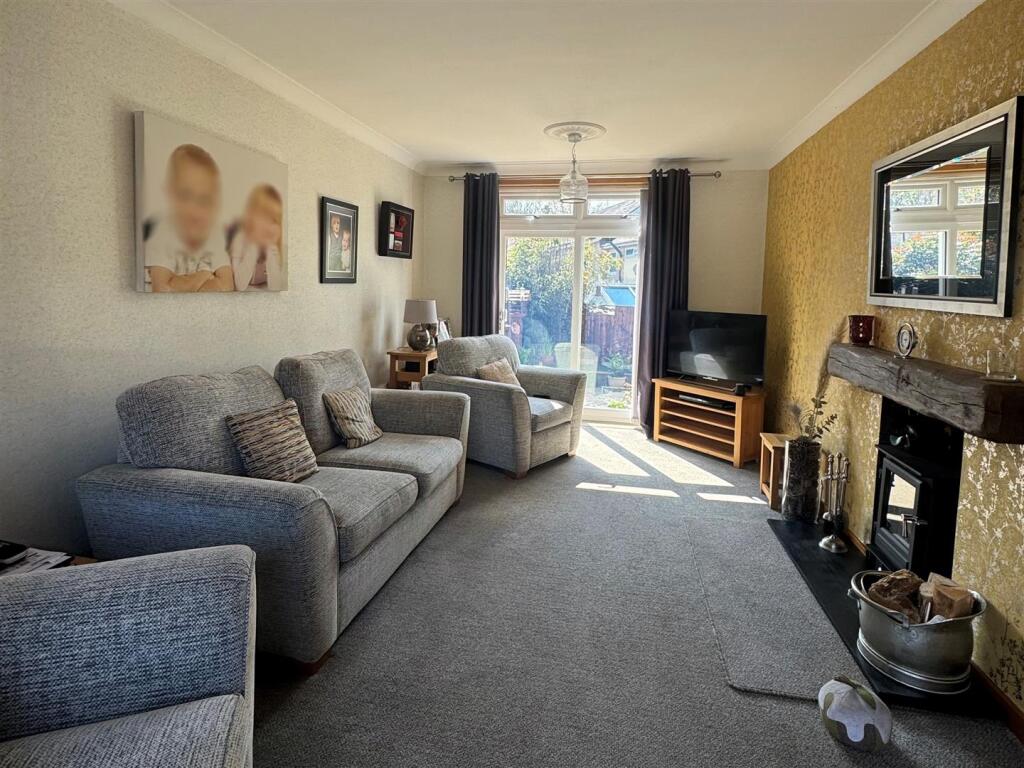 lounge 1_inPixio.jpg