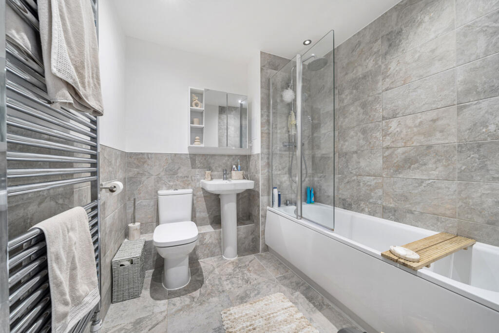 1329005-5-6883481...