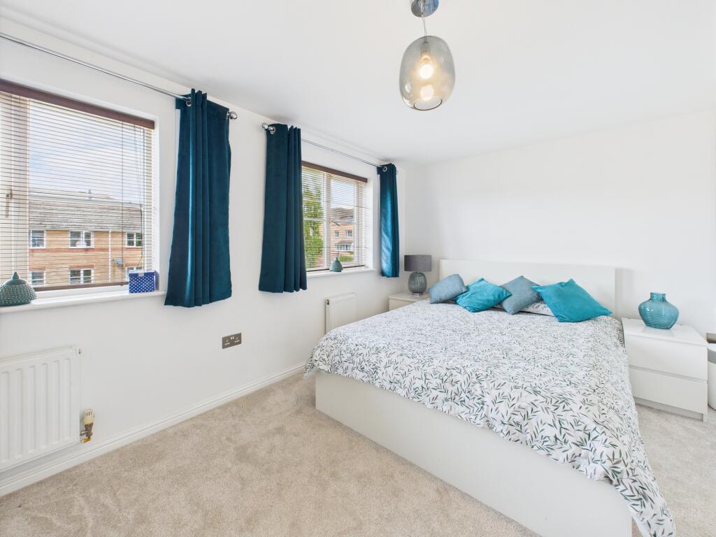 CAM02119G0-PR0419-STILL005