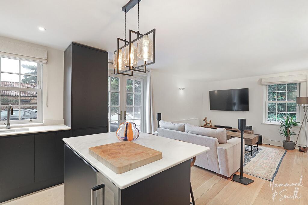 Open Plan Kitchen / Living