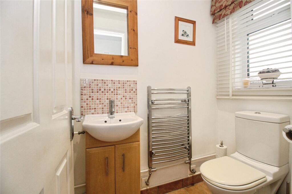 Cloakroom/Wc