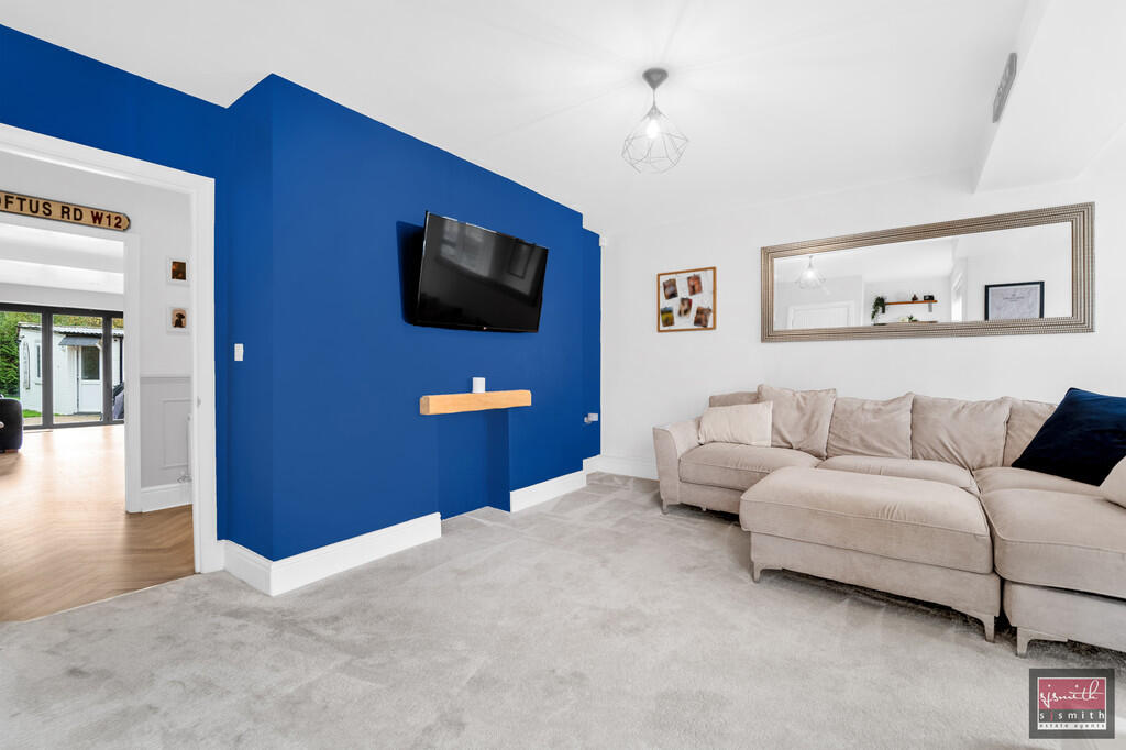 Station Crescent, Ashford