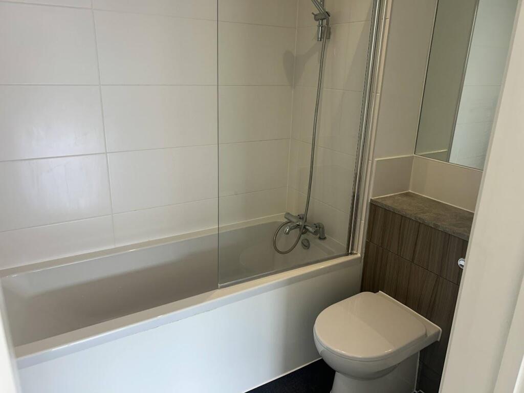 Aston House bathroom.JPG