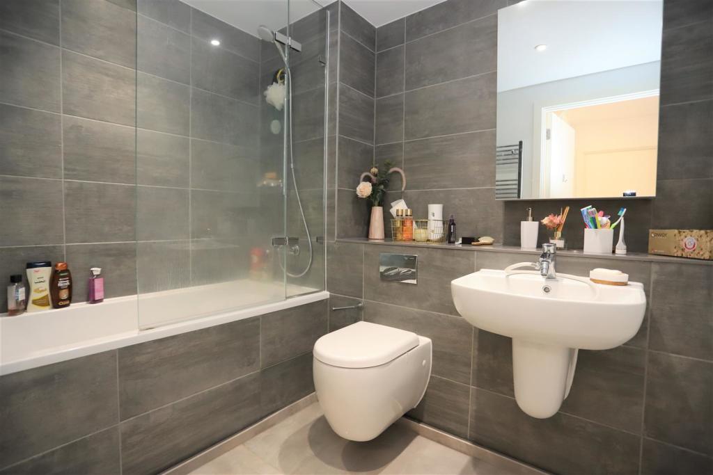 Bathroom.JPG