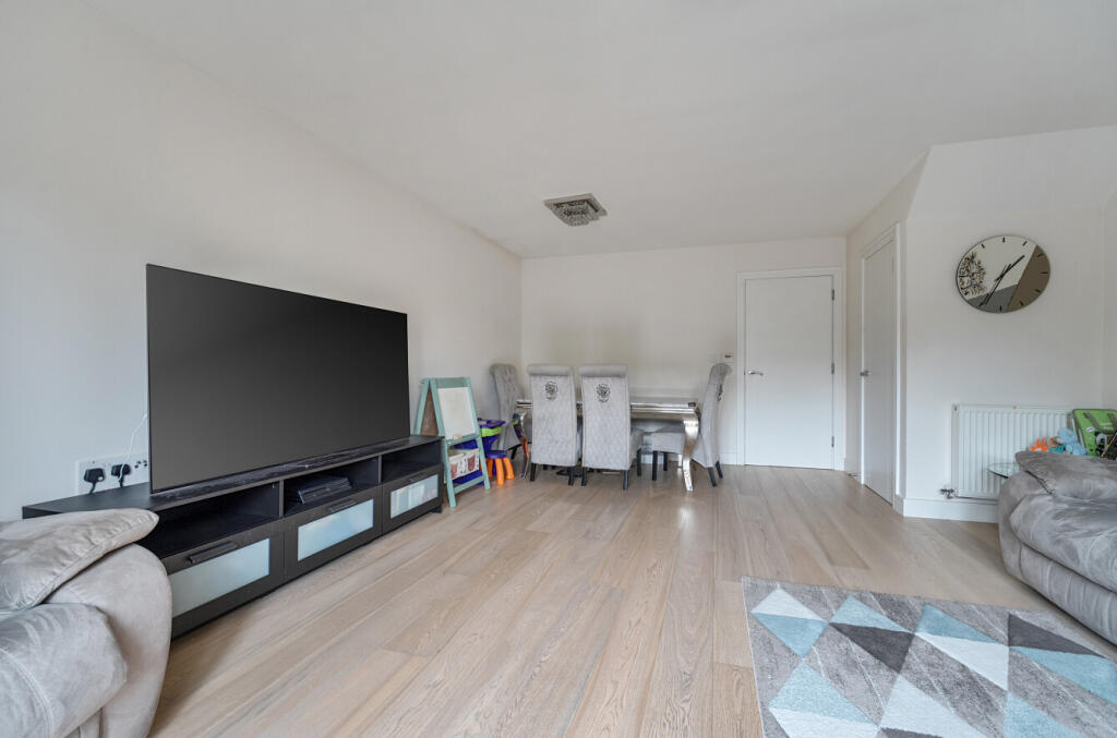 1372440-5-6903704...