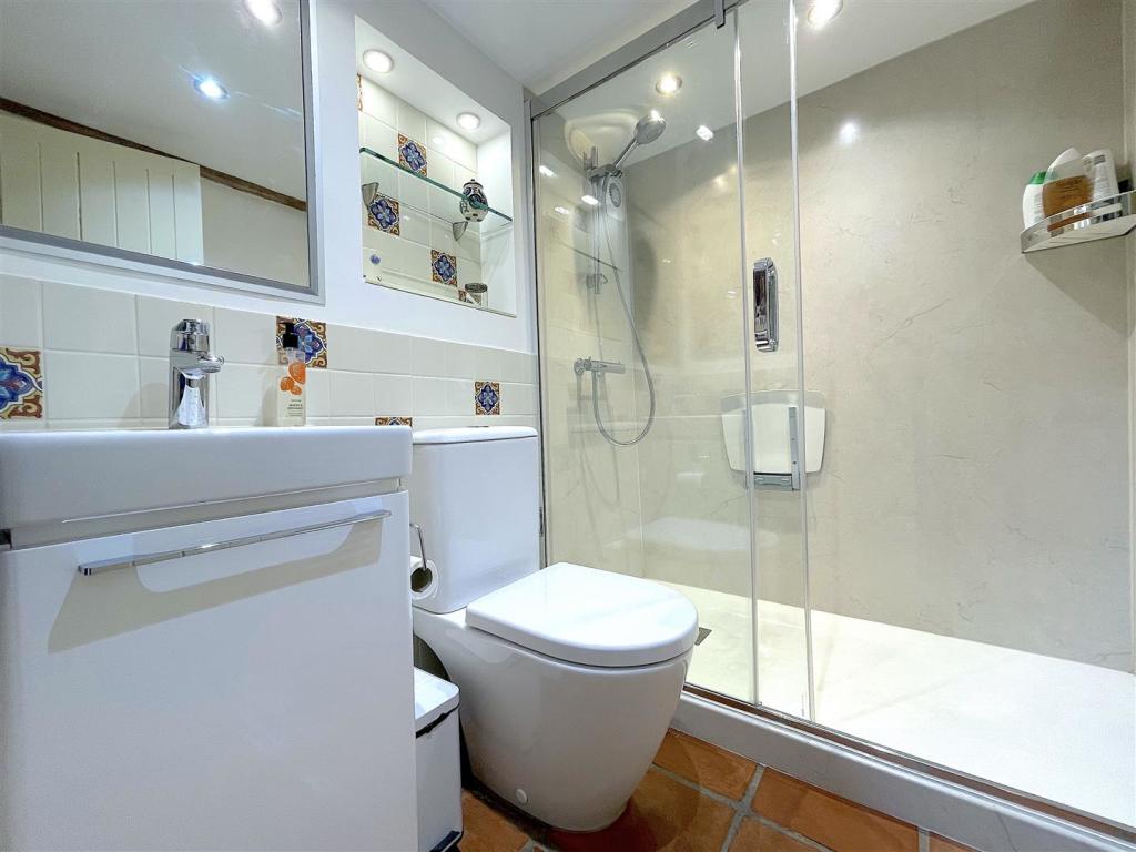 Bathroom (1).jpeg