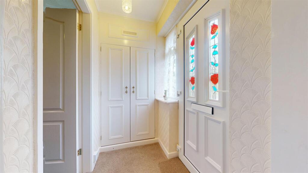 Woolacombe Avenue Hallway