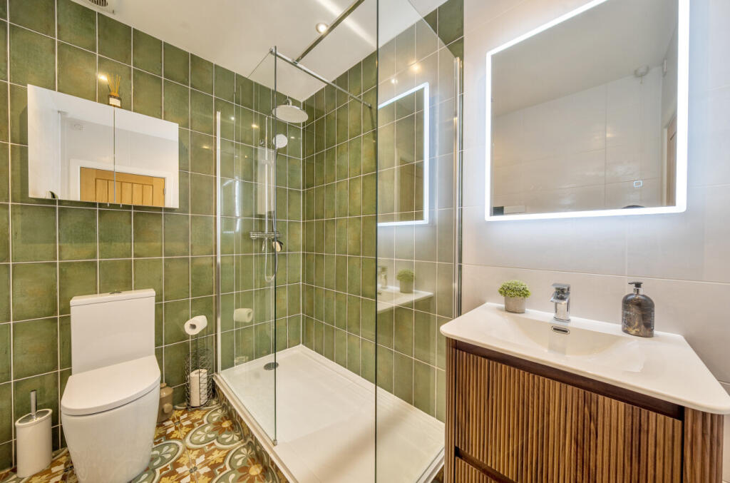 1396317-7-695d2d8...