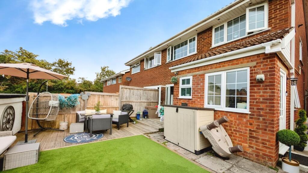 98 Finch Rear garden 3.jpg