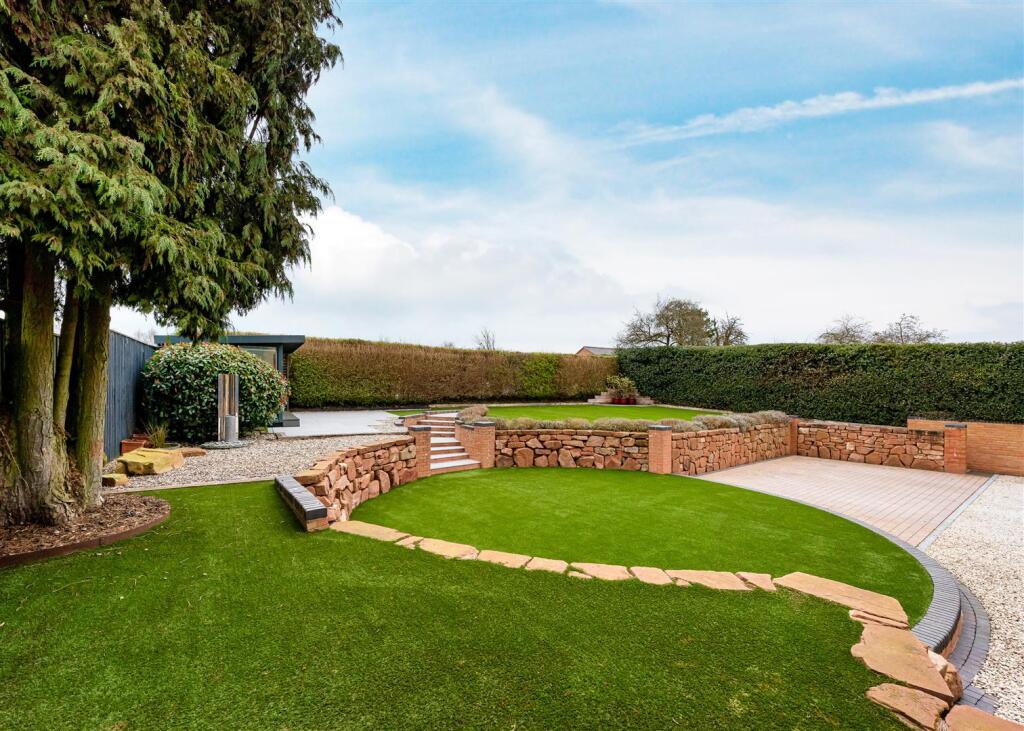 The Peel House-garden2.jpg