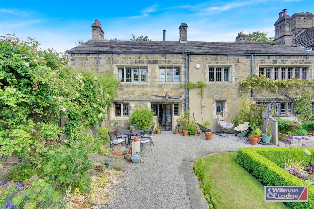 Period Property - Four Bed with Formal Gardens (43