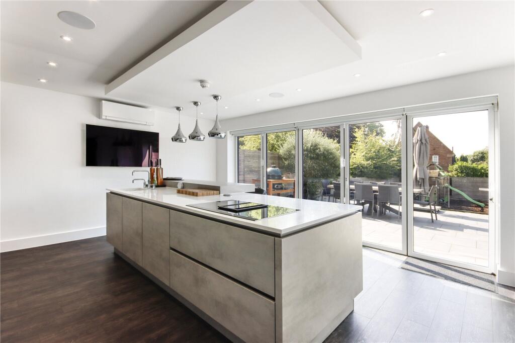 Kitchen/Breakfast Rm