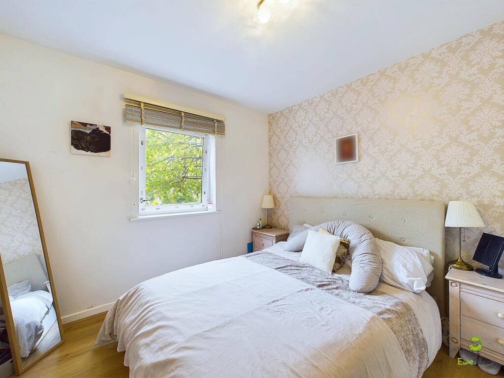 CAM03418G0-PR0115-STILL004