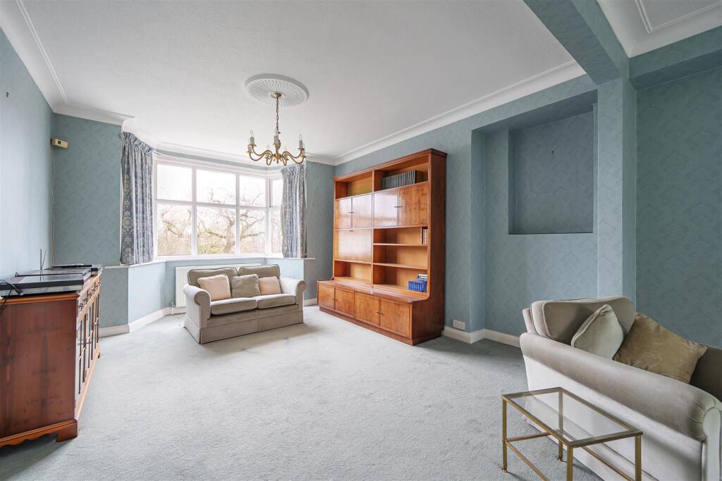 Front Through Lounge.jpg