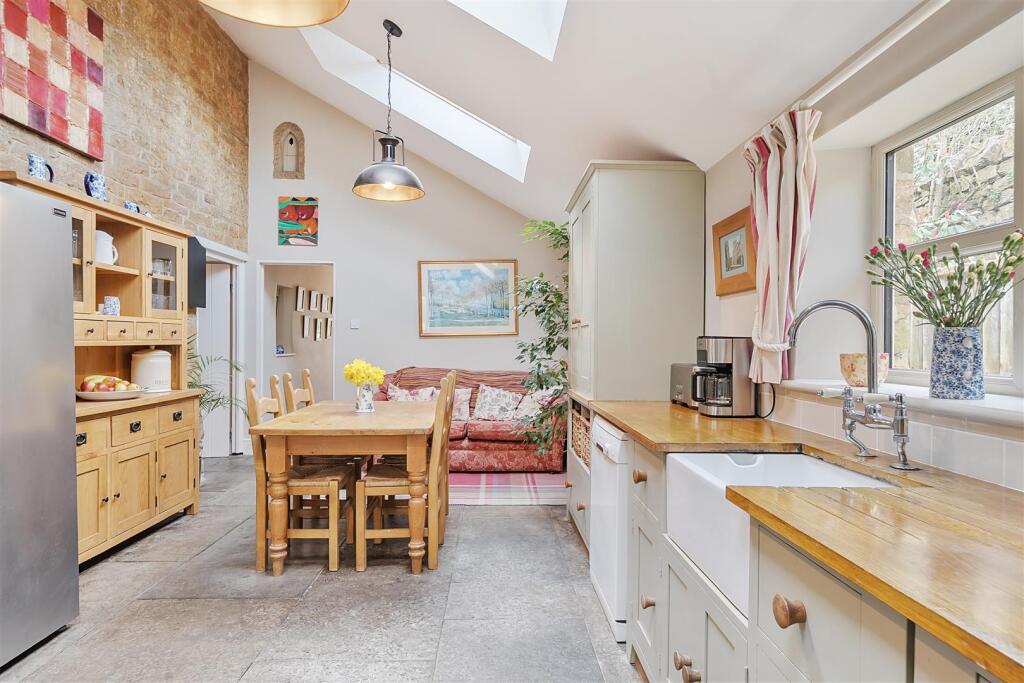 Kitchen / Breakfast Room