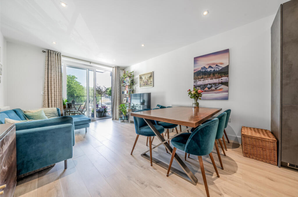 1316127-12-686299...