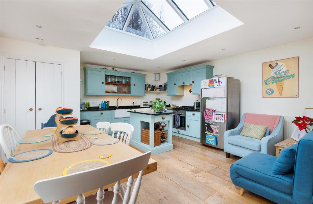 Kitchen 2