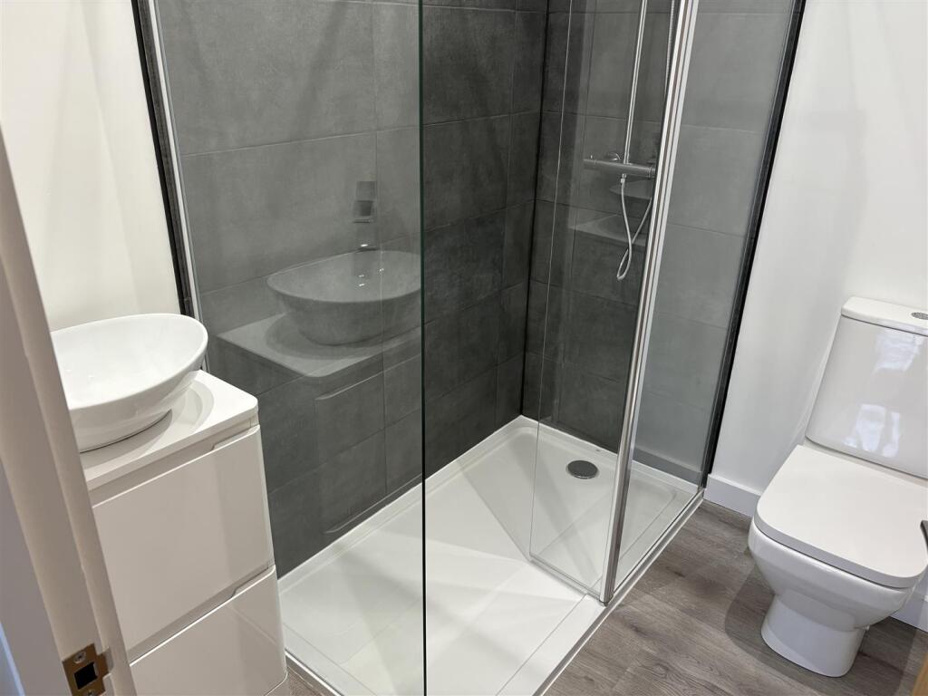 Shower room.jpg