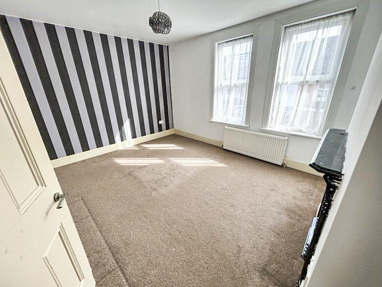 pbox-bedroom-322066.jpg