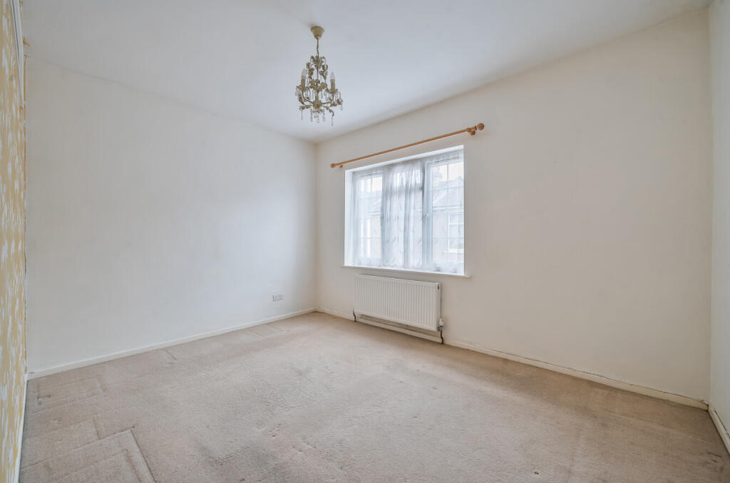 1370192-9-68ef5d7...