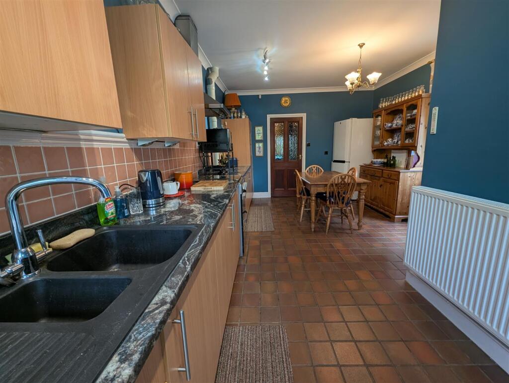 Kitchen/Breakfast Room