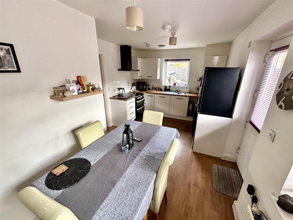 Open Plan Kitchen and Dining Room