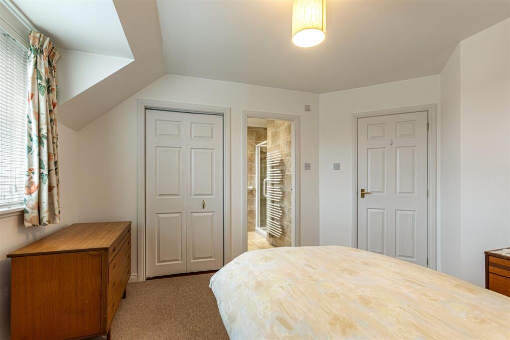 2 Waverley Gardens Darnick 39.JPG