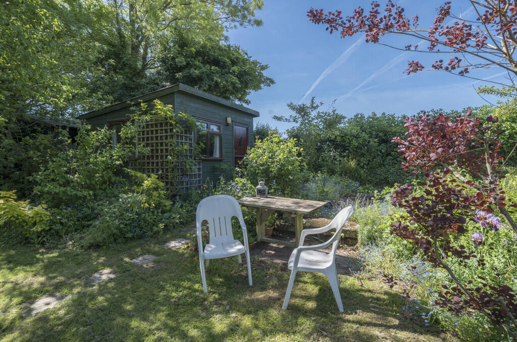 1296449-7-6825d02...