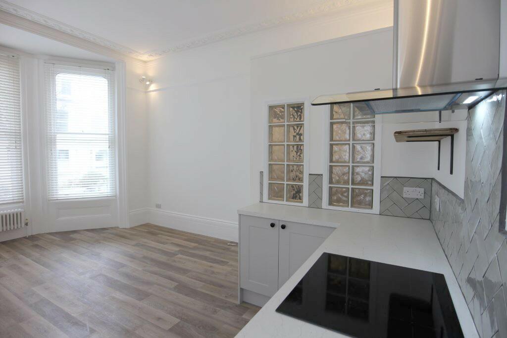 Kitchen/living