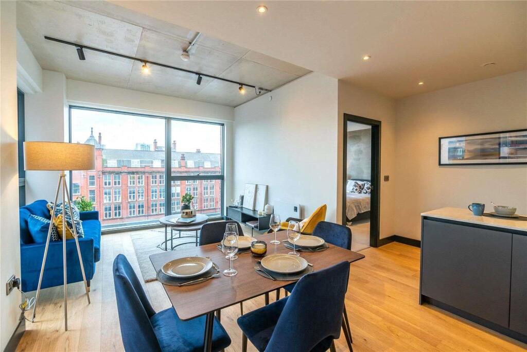 IMAGES OF SHOW FLAT
