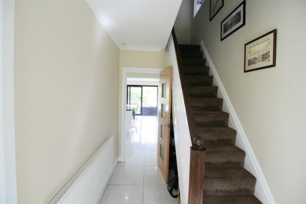 Entrance hall.jpg