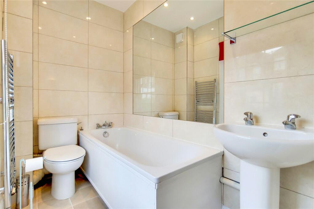 En-Suite Bathroom