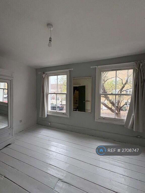 Middle Floor Bedroom 