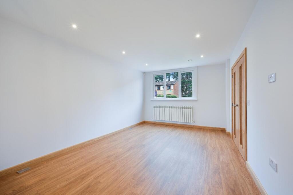 EWELL PARK WAY,  (7).jpg