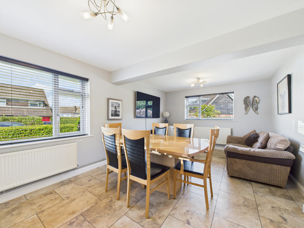 CAM02909G0-PR0386-STILL018