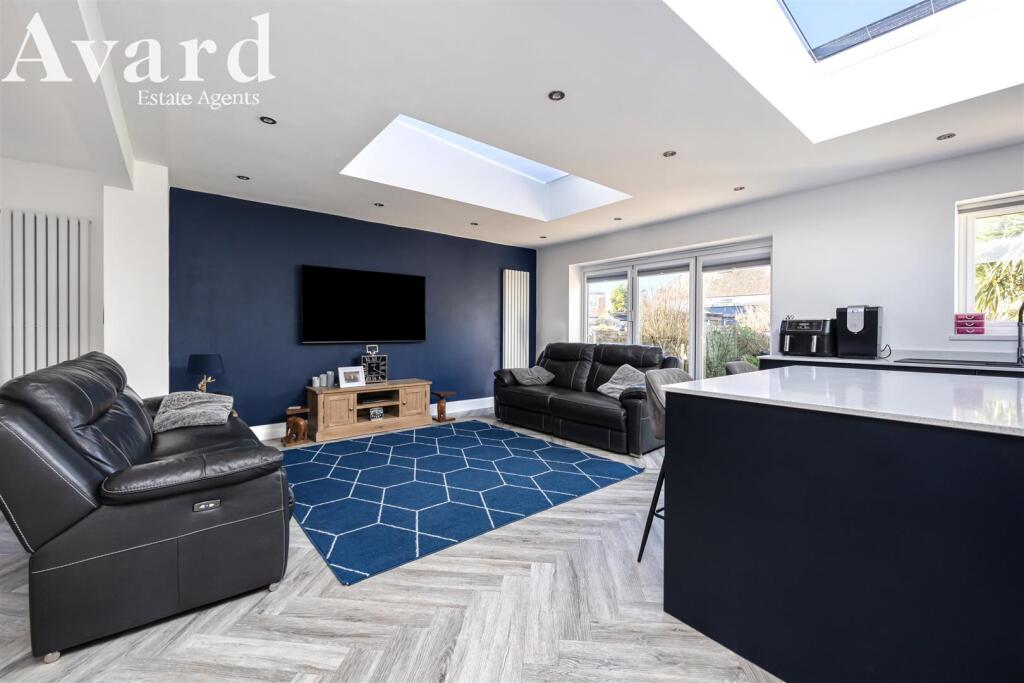 Millcroft Avenue, 5-012.jpg