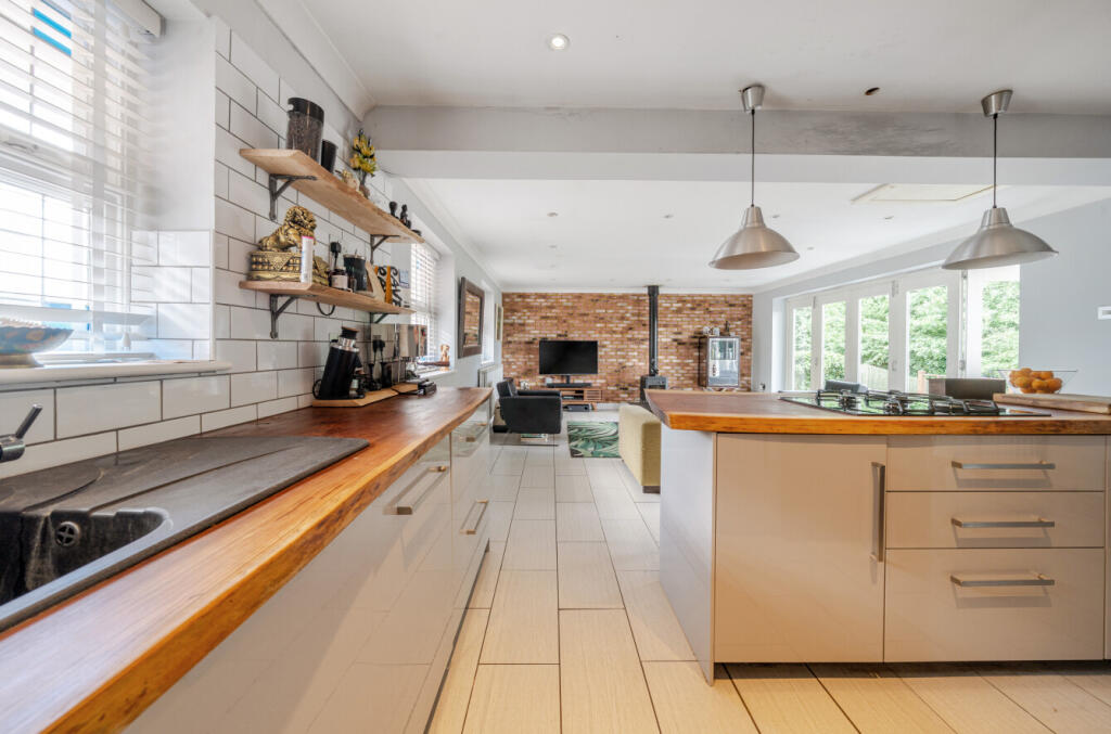 1313894-14-685ad0...