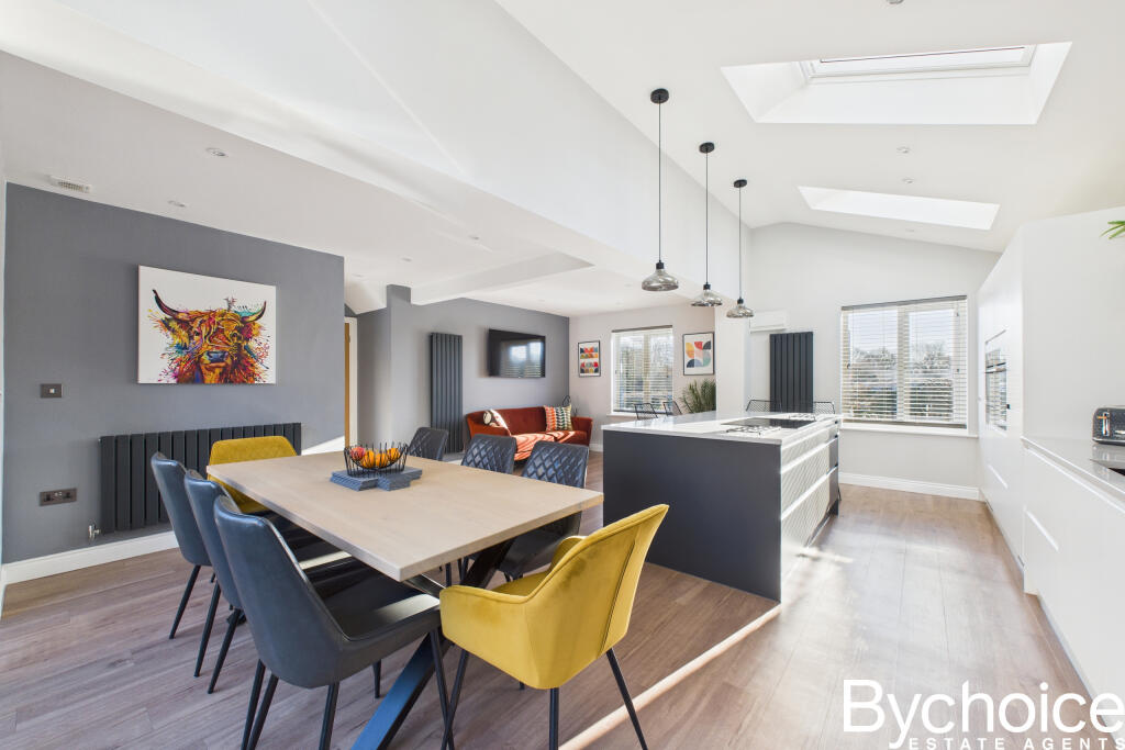 CAM05454G0-PR0096-STILL015