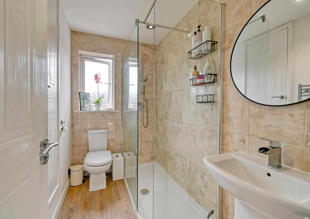 16 Ridley Close-10.jpg