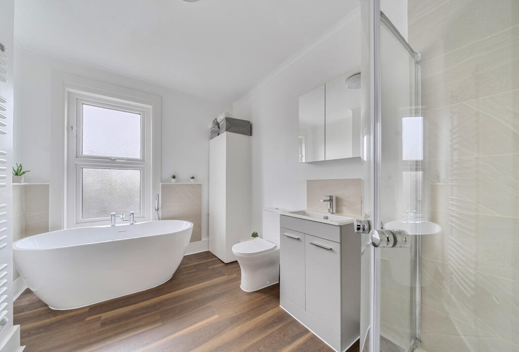 1365125-11-68e8d1...