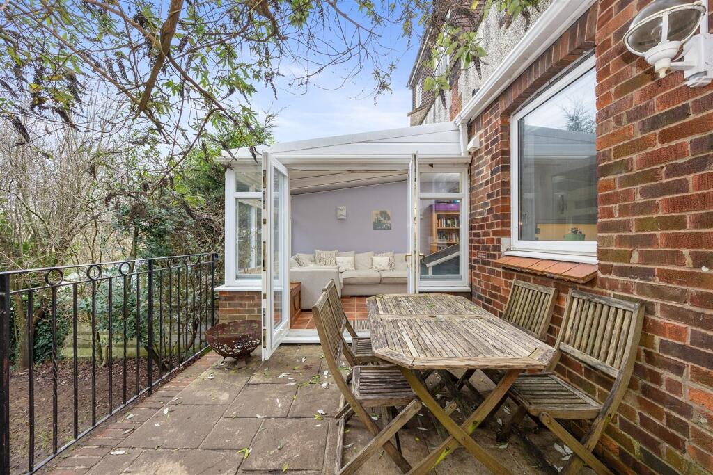 Nevill Road, 149-OUTSIDE DINING.jpg