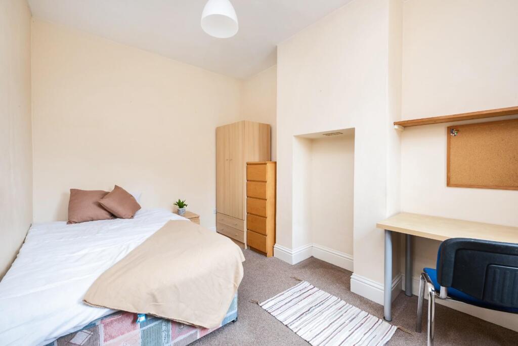 71 Beckhampton Road, Bath, BA2 3LN-10.jpg