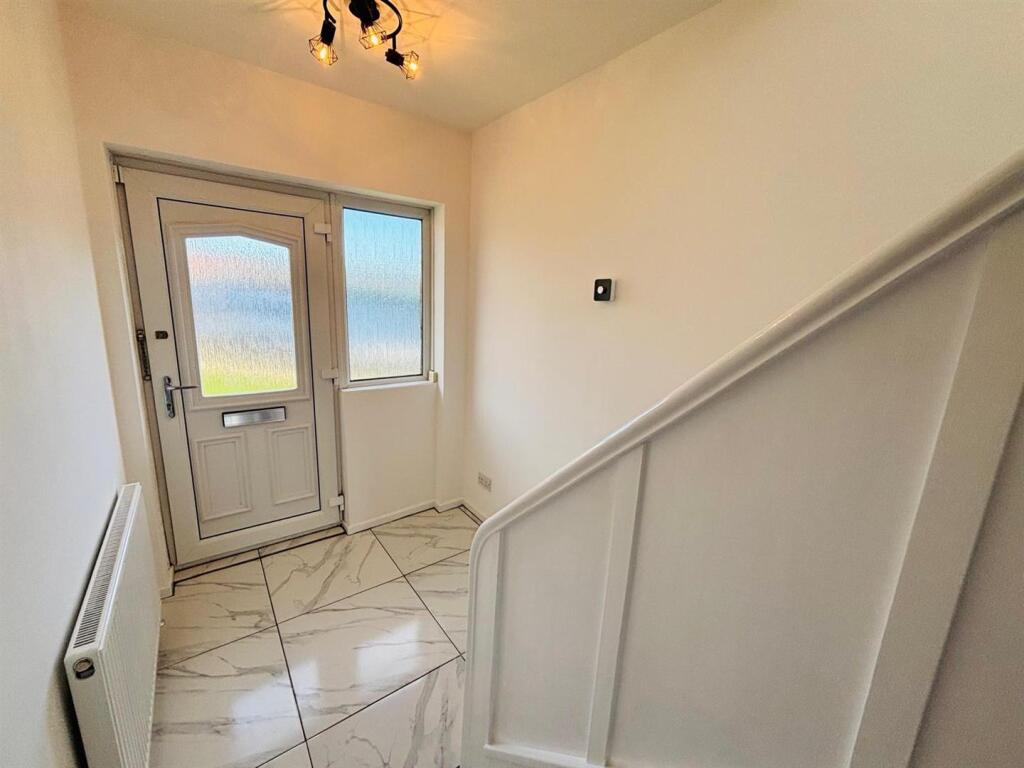 Entrance Hallway: