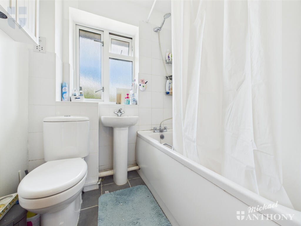 CAM03852G0-PR0276-STILL013