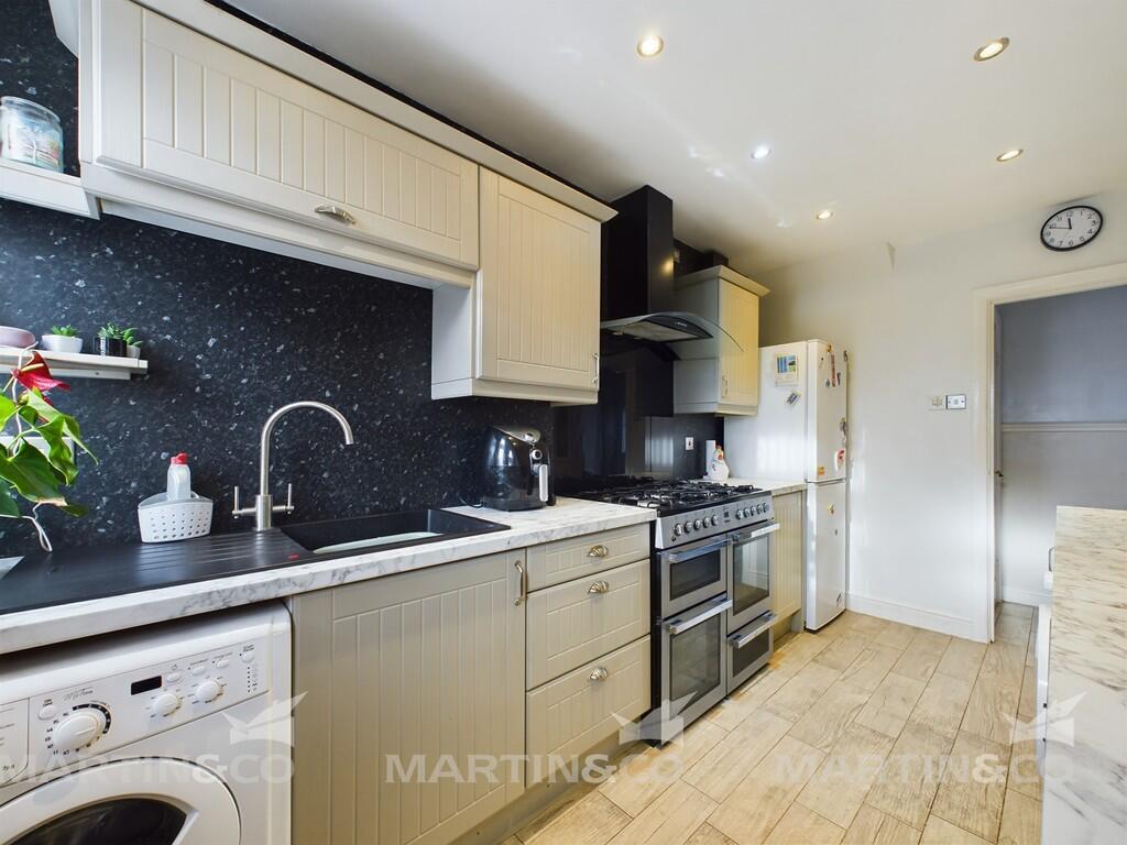 CAM02406G0-PR0372...