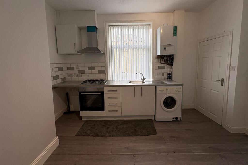Living / Kitchen